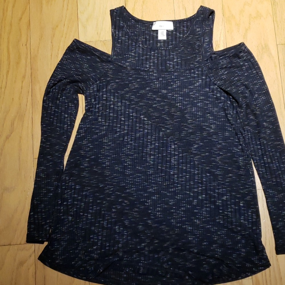 Blue size medium motherhood cold shoulder top